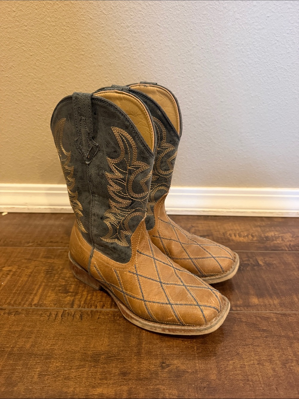 Roper Kids Two-Tone Tan and Dark Gray Western Boots